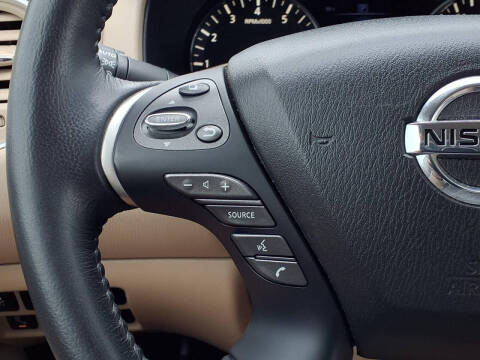 2020 Nissan Pathfinder SV
