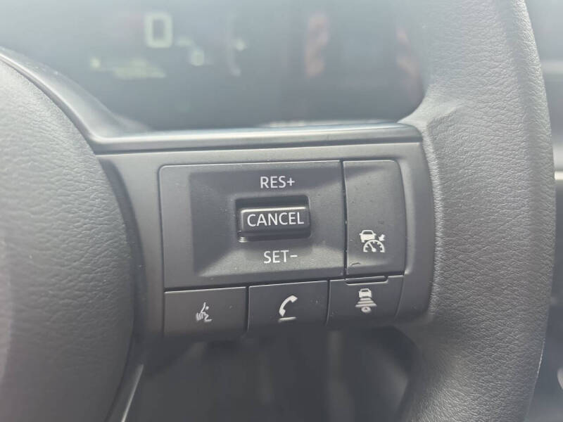 2025 Nissan Kicks S