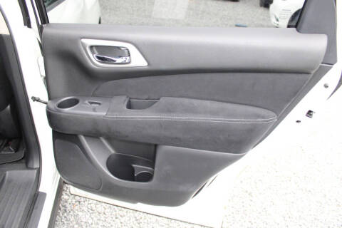 2015 Nissan Pathfinder SV