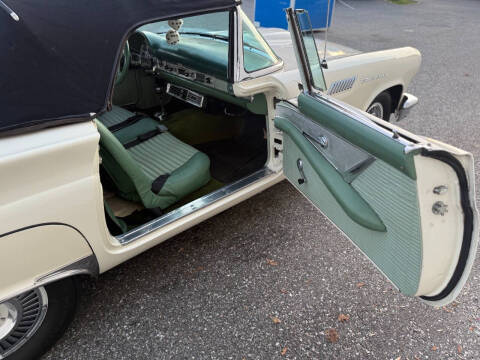 1957 Ford Thunderbird