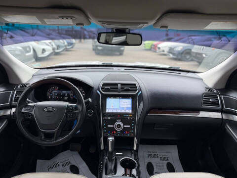 2017 Ford Explorer Platinum