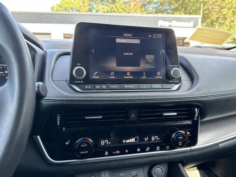 2022 Nissan Rogue SV