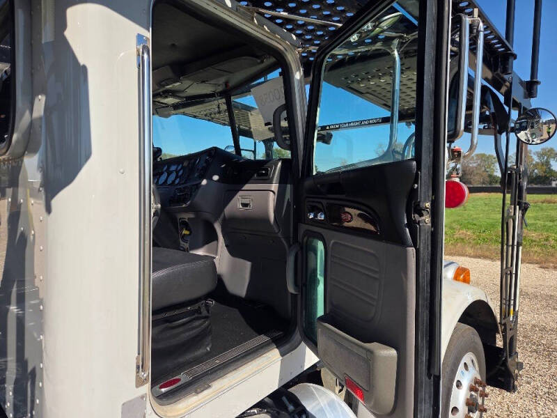 2020 Peterbilt 365