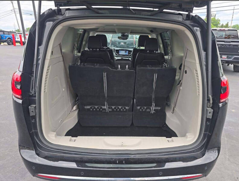 2023 Chrysler Pacifica Touring L