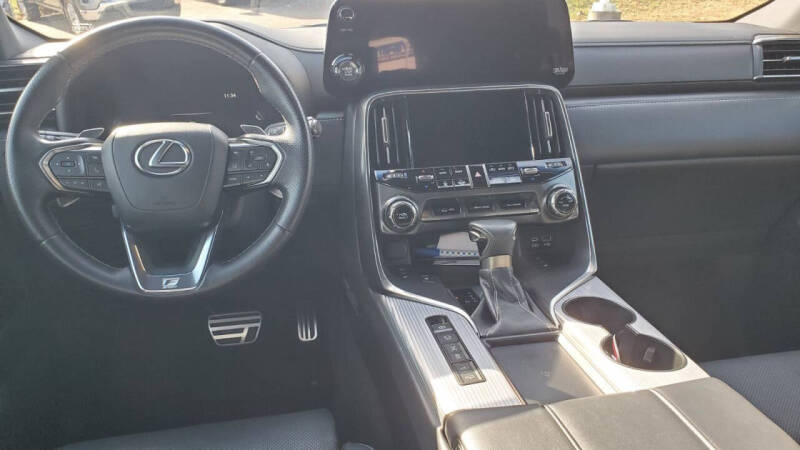 2024 Lexus LX 600 F SPORT Handling