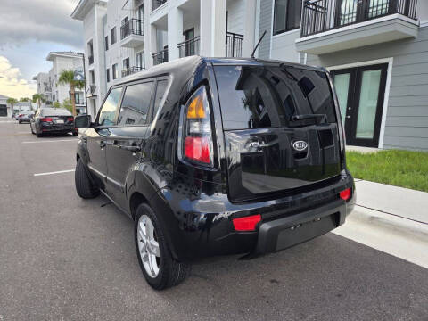 2011 Kia Soul +