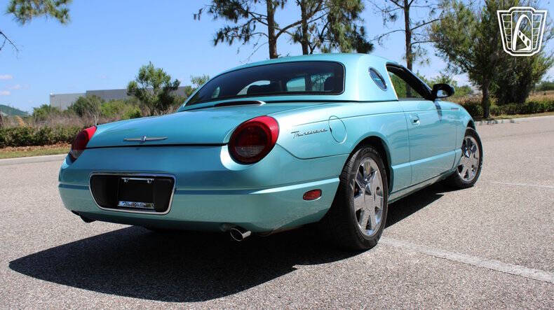2002 Ford Thunderbird Deluxe