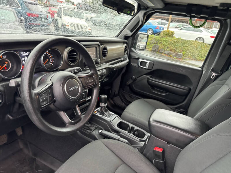 2020 Jeep Gladiator Sport