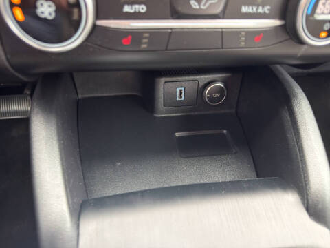 2020 Ford Escape SE