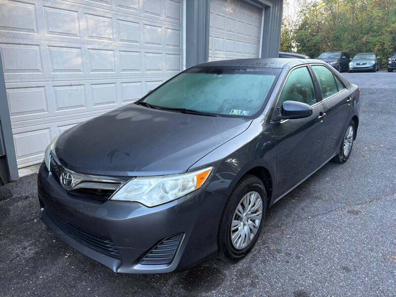 2012 Toyota Camry LE's photo