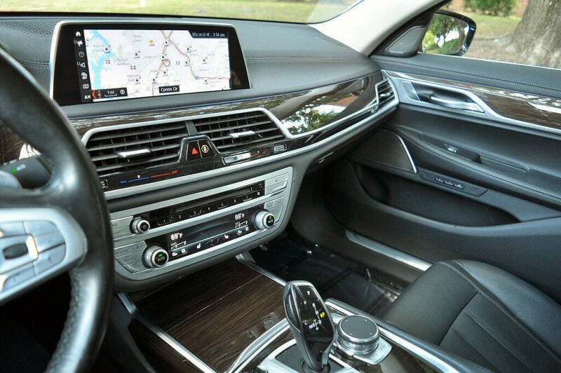 2019 BMW 7 Series 740i