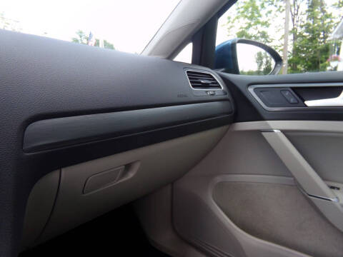 2018 Volkswagen Golf TSI S