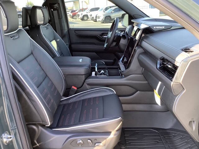 2025 GMC Yukon XL AT4 Ultimate