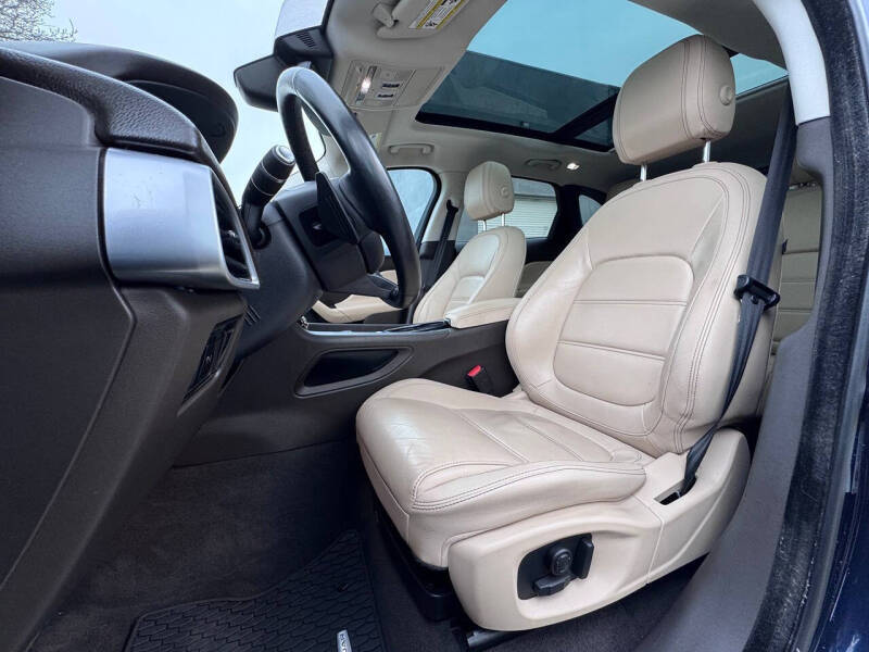 2017 Jaguar F-PACE 35t Prestige