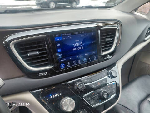 2017 Chrysler Pacifica Touring-L