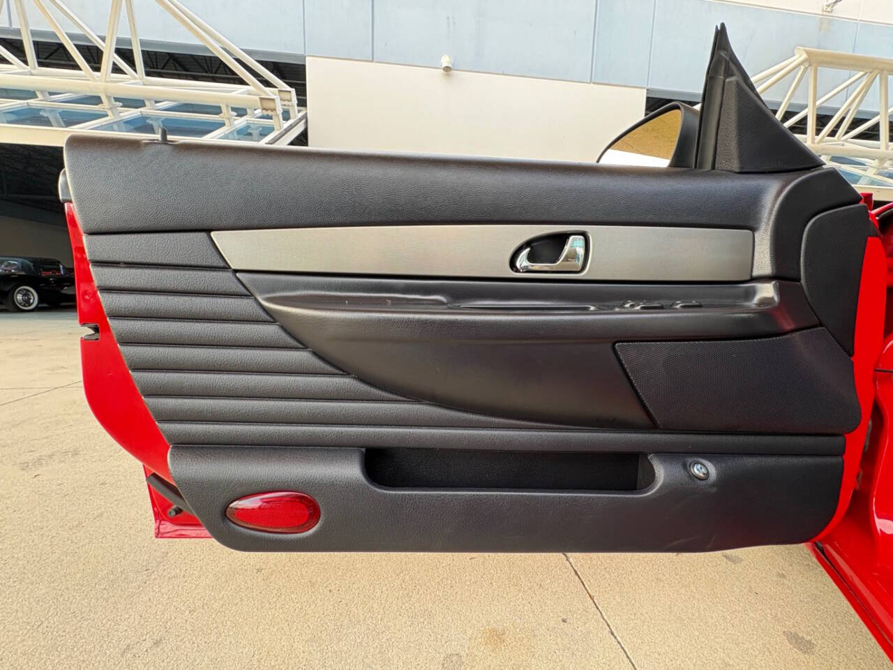 2005 Ford Thunderbird 32