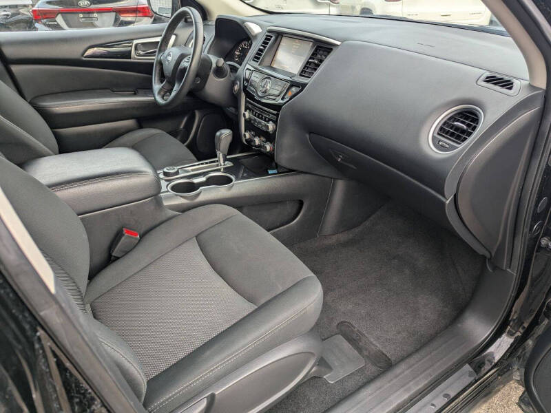 2020 Nissan Pathfinder SV