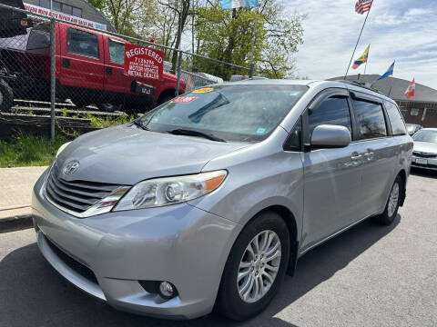 2015 Toyota Sienna for sale at Deleon Mich Auto Sales in Yonkers NY
