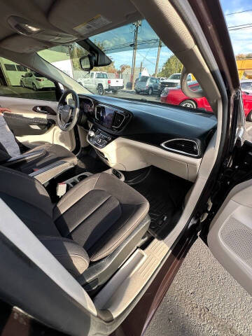 2017 Chrysler Pacifica Touring