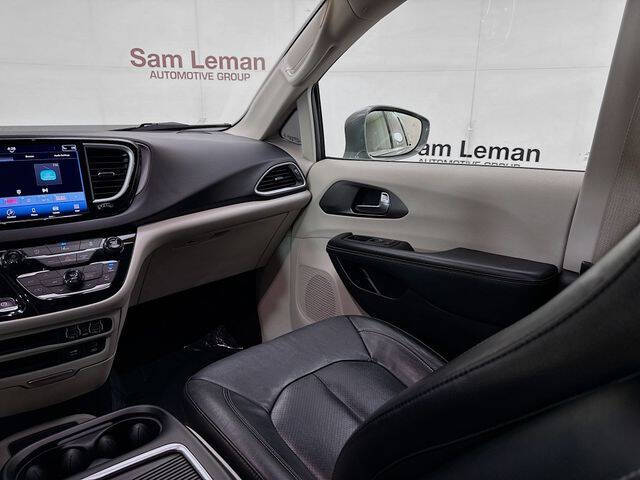 2022 Chrysler Pacifica Touring L