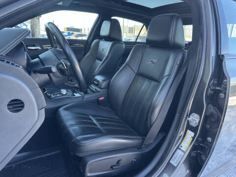 2018 Chrysler 300 S