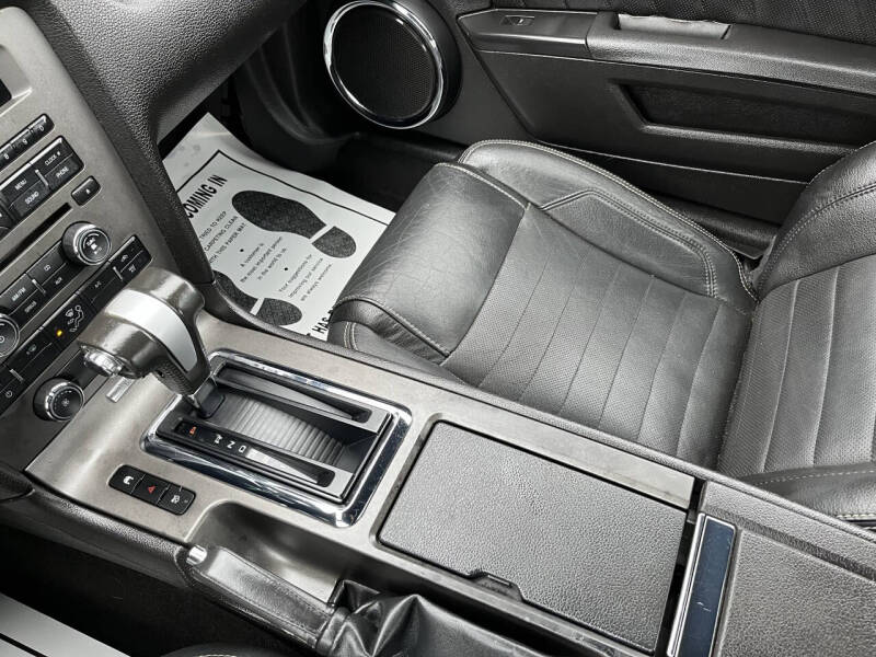 2010 Ford Mustang V6