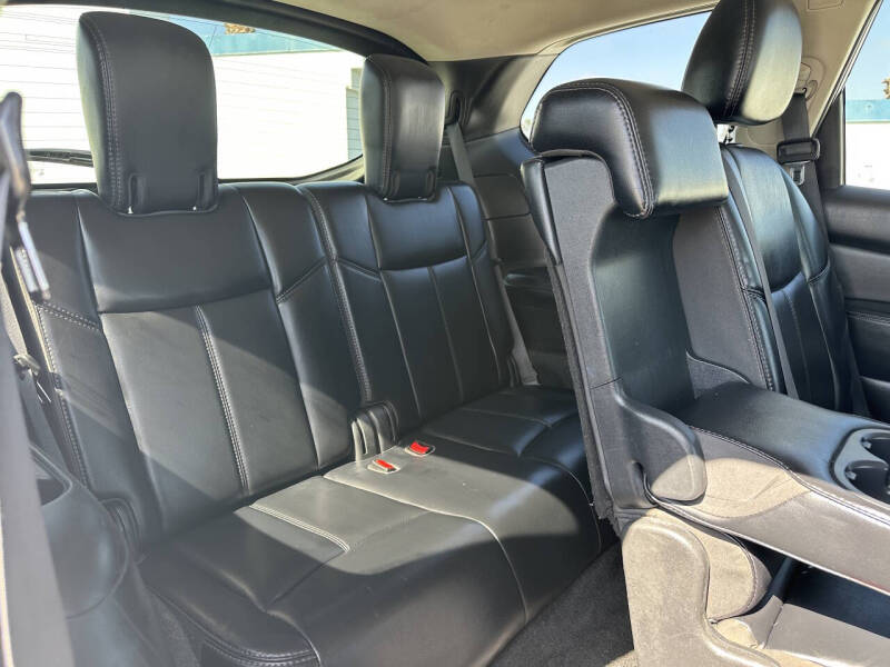 2019 Nissan Pathfinder SL