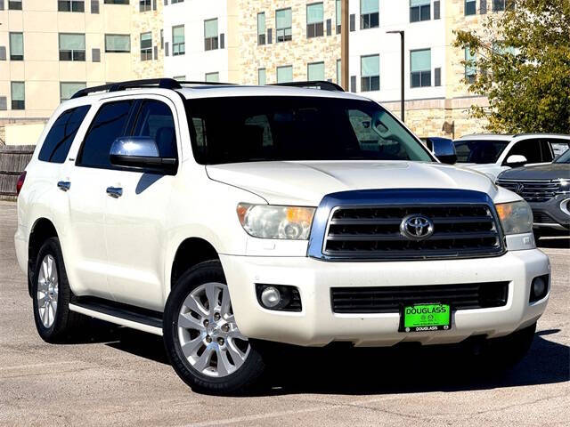 2014 Toyota Sequoia Platinum's photo