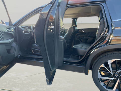 2023 Mitsubishi Outlander PHEV SEL