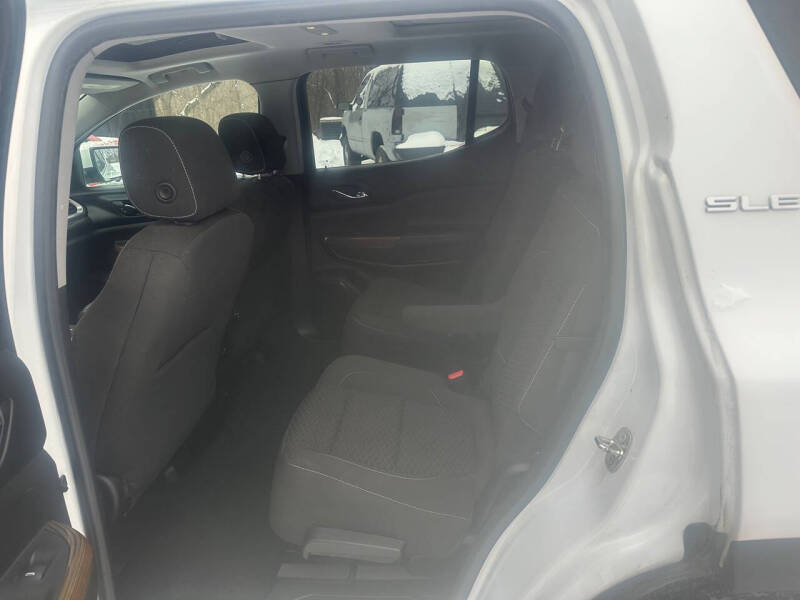 2017 GMC Acadia SLE-2