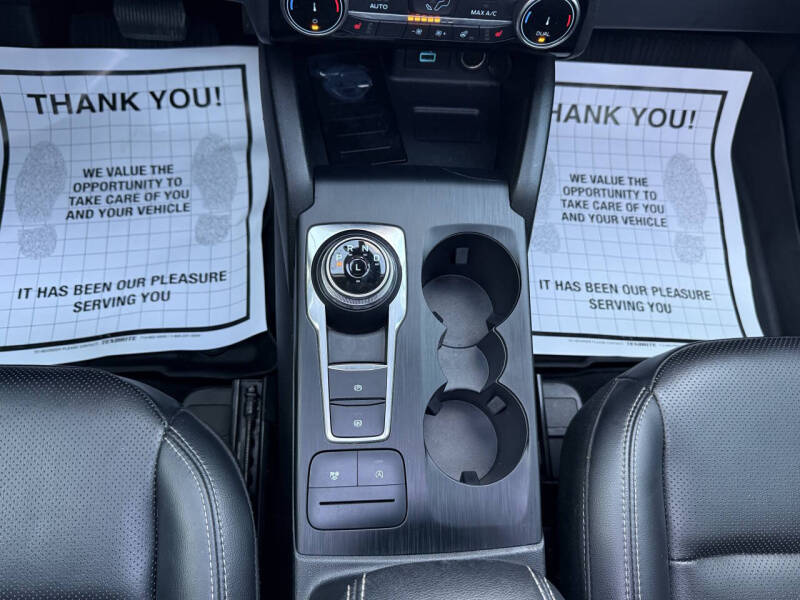 2022 Ford Escape SEL