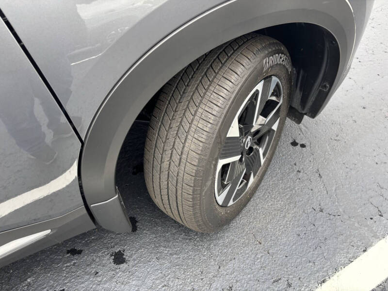 2025 Nissan Kicks SR