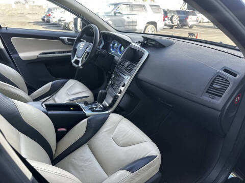 2011 Volvo XC60 3.2 R-Design