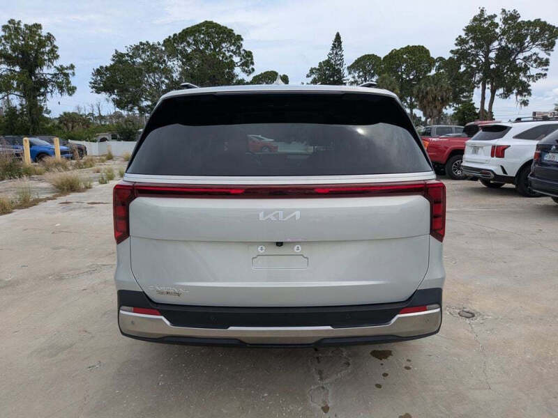2025 Kia Carnival SX