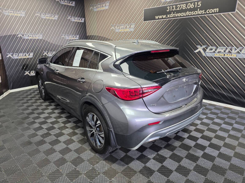 2017 Infiniti QX30 Premium
