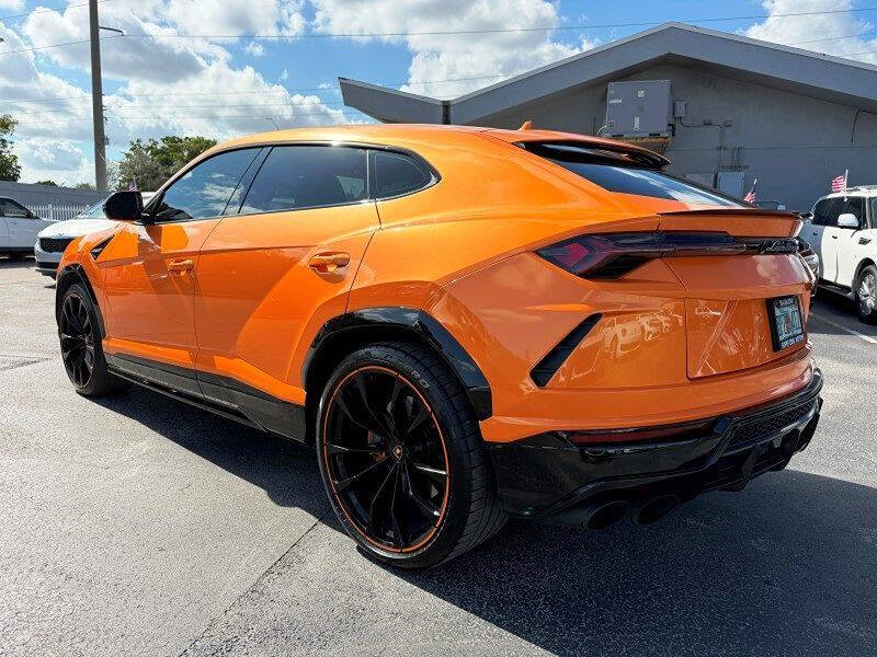 2022 Lamborghini Urus