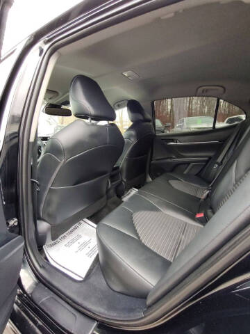 2020 Toyota Camry SE