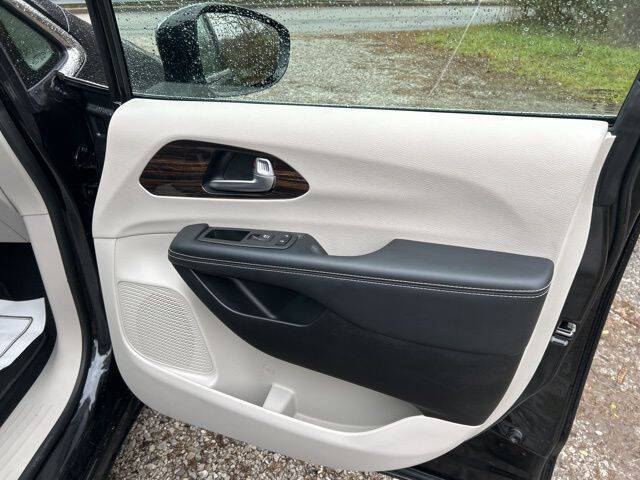 2023 Chrysler Pacifica Plug-In Hybrid Limited