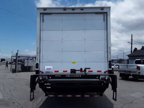 2017 Freightliner M2 106