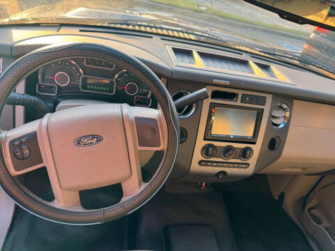 2010 Ford Expedition XLT