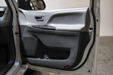 2016 Toyota Sienna LE 8-Passenger
