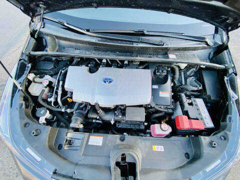 2022 Toyota Prius LE