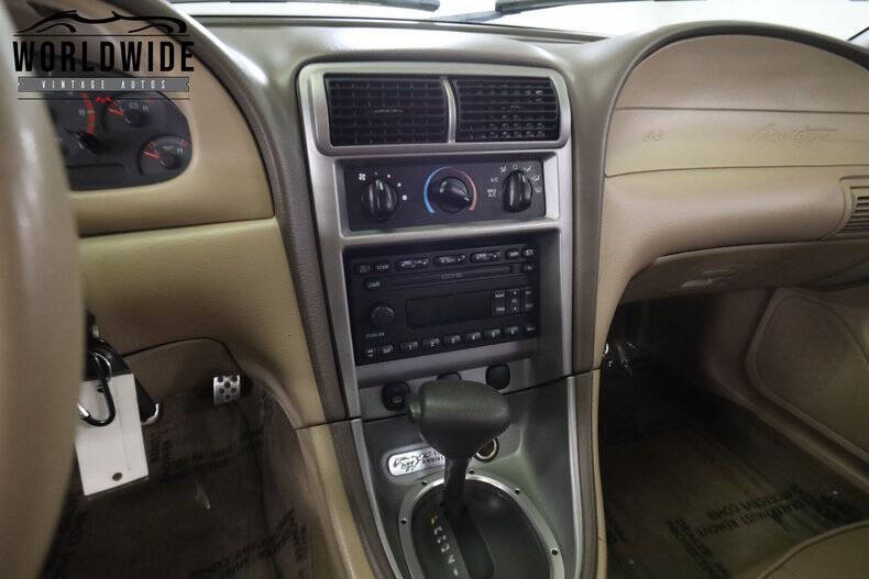 2004 Ford Mustang