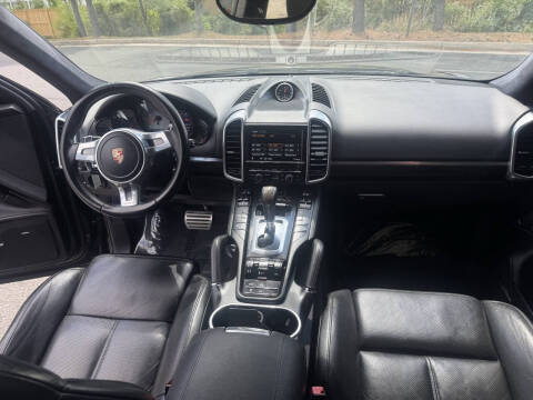 2013 Porsche Cayenne GTS