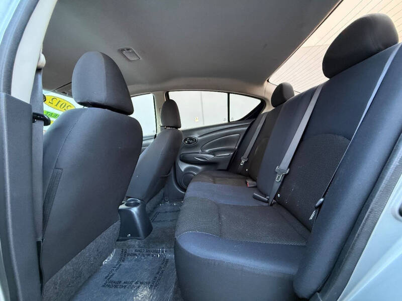 2012 Nissan Versa 1.6 SV