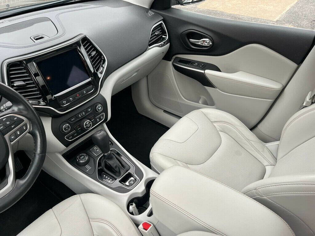 2021 Jeep Cherokee 20