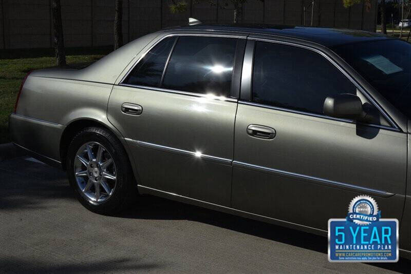 2011 Cadillac DTS Luxury Collection