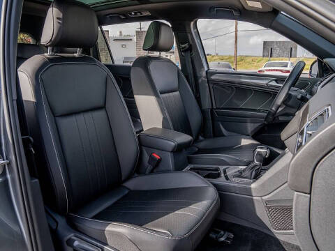 2022 Volkswagen Tiguan SE R-Line Black