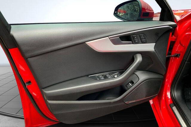 2017 Audi A4 2.0T quattro Premium Plus