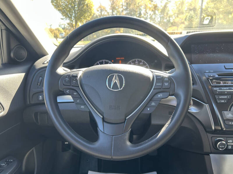 2013 Acura ILX 2.0L w/Tech